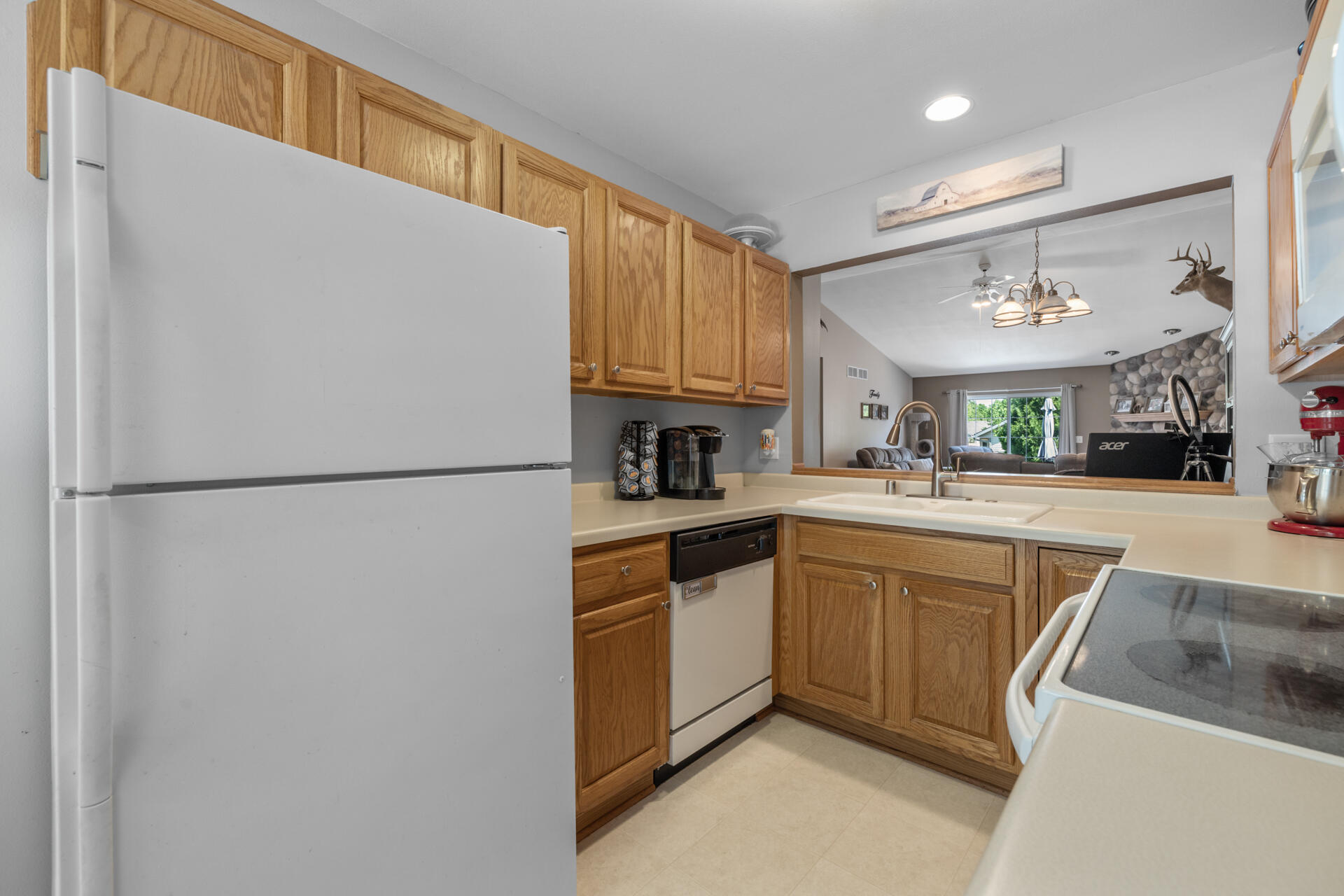 N170W19962 Willow Ridge Drive Jackson, WI 53037 - Photo 6 of 25 Kitchen