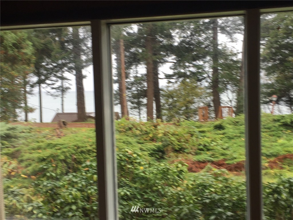 410 West Bluff Road Point Roberts, WA 98281 - Photo 3 of 21 Gallery Image 3