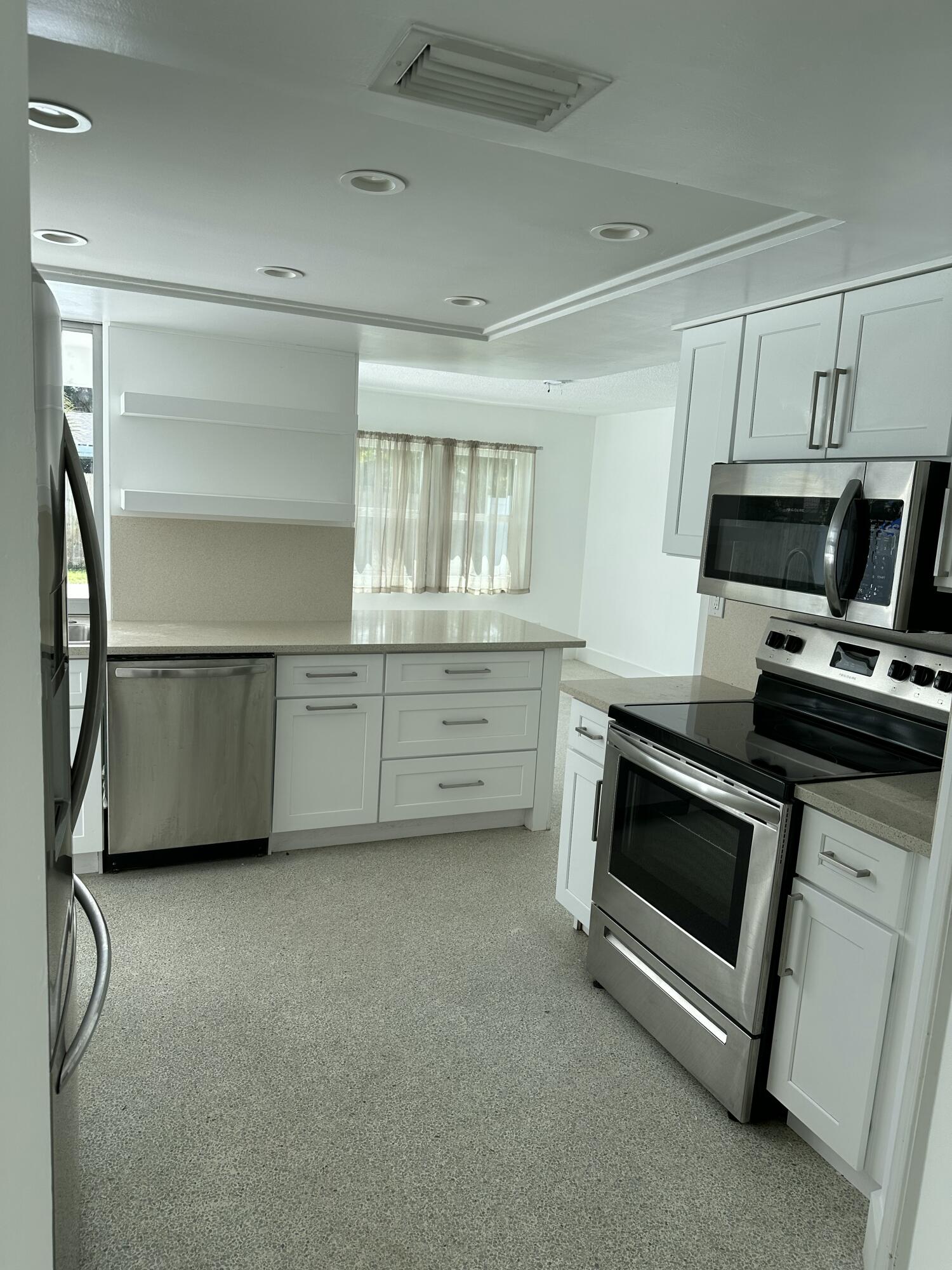 1174 Southwest 5th Street Boca Raton, FL 33486 - Photo 2 of 5 6FDF2B3D-FD6B-44D5-84E6-FD6D6EFB0A34-pre