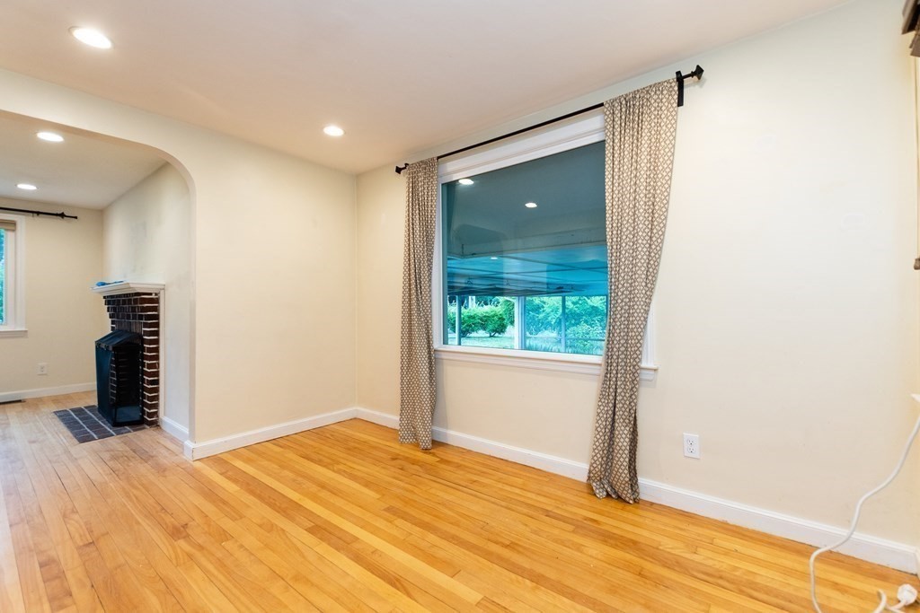 80 Sheffield Road Waltham, MA 02451 - Photo 8 of 22 Gallery Image 8
