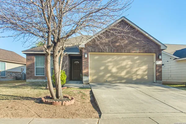 $1,670 | 9131 Hilltop Crossing Drive, San Antonio, TX 78251