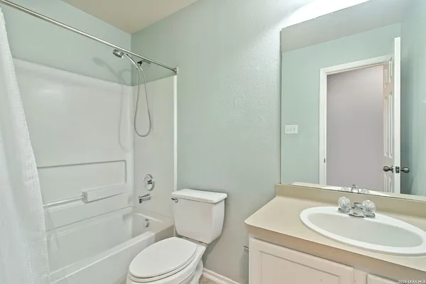 $1,670 | 9131 Hilltop Crossing Drive, San Antonio, TX 78251