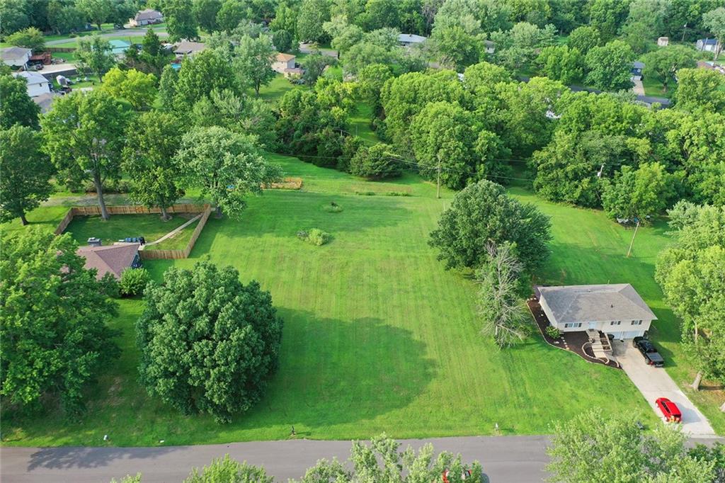 Northwest Porter Road Parkville, MO 64152 - Photo 8 of 13 Gallery Image 8
