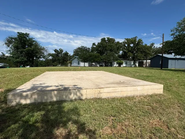 a view of a tennis court
