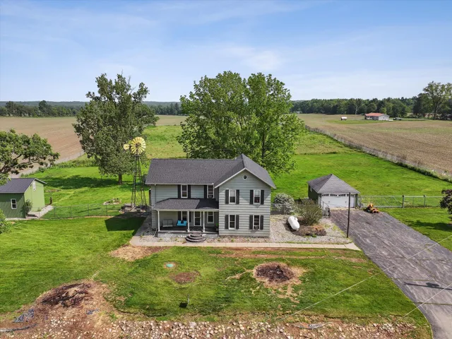 $260,000 | 4900 East Mosherville Road, Jonesville, MI 49250