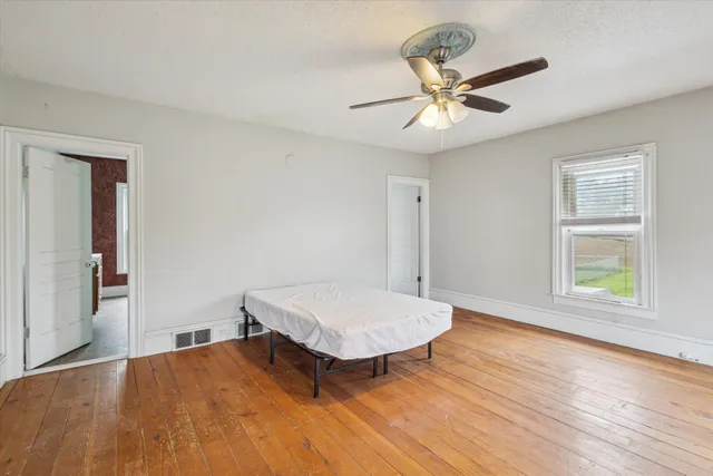 $260,000 | 4900 East Mosherville Road, Jonesville, MI 49250