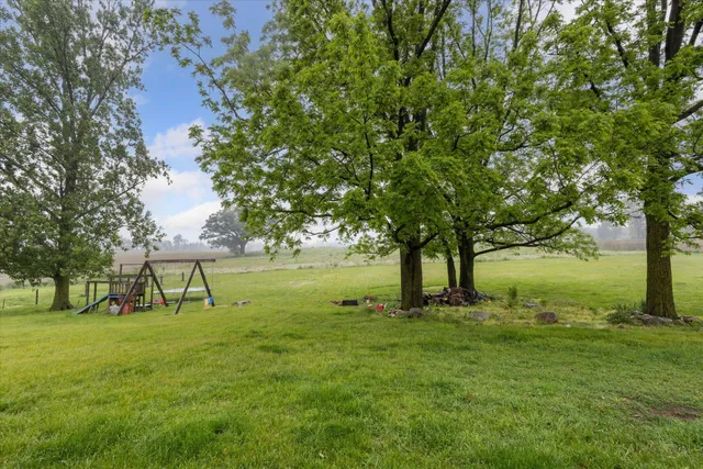 $260,000 | 4900 East Mosherville Road, Jonesville, MI 49250