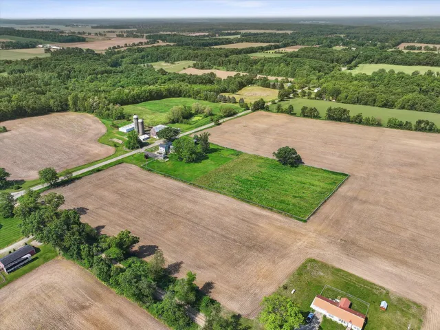 $260,000 | 4900 East Mosherville Road, Jonesville, MI 49250