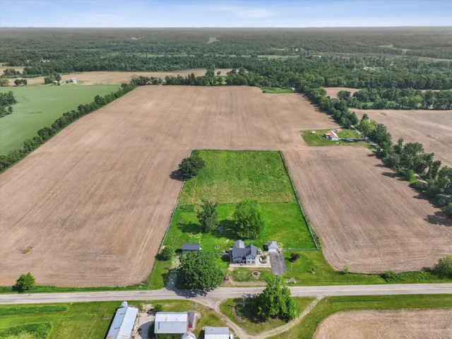 $260,000 | 4900 East Mosherville Road, Jonesville, MI 49250