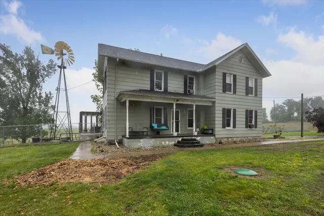 $260,000 | 4900 East Mosherville Road, Jonesville, MI 49250