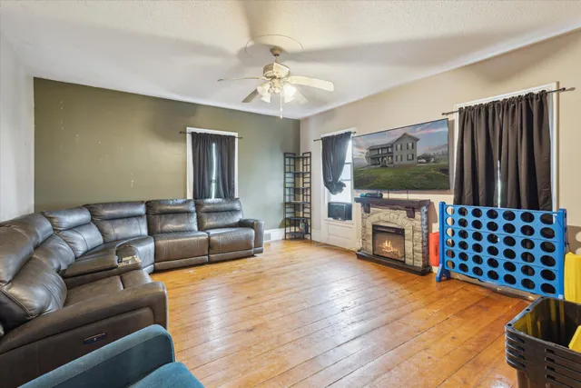 $260,000 | 4900 East Mosherville Road, Jonesville, MI 49250