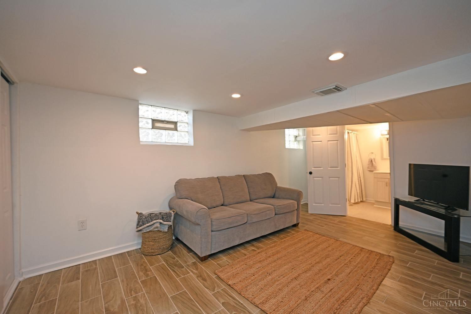 6008 Red Bank Road Silverton, OH 45213 - Photo 26 of 38 Gallery Image 26