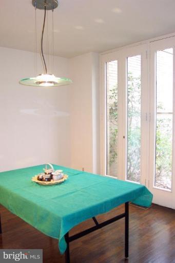 1660 Chimney House Road Reston, VA 20190 - Photo 2 of 11 Dining Room