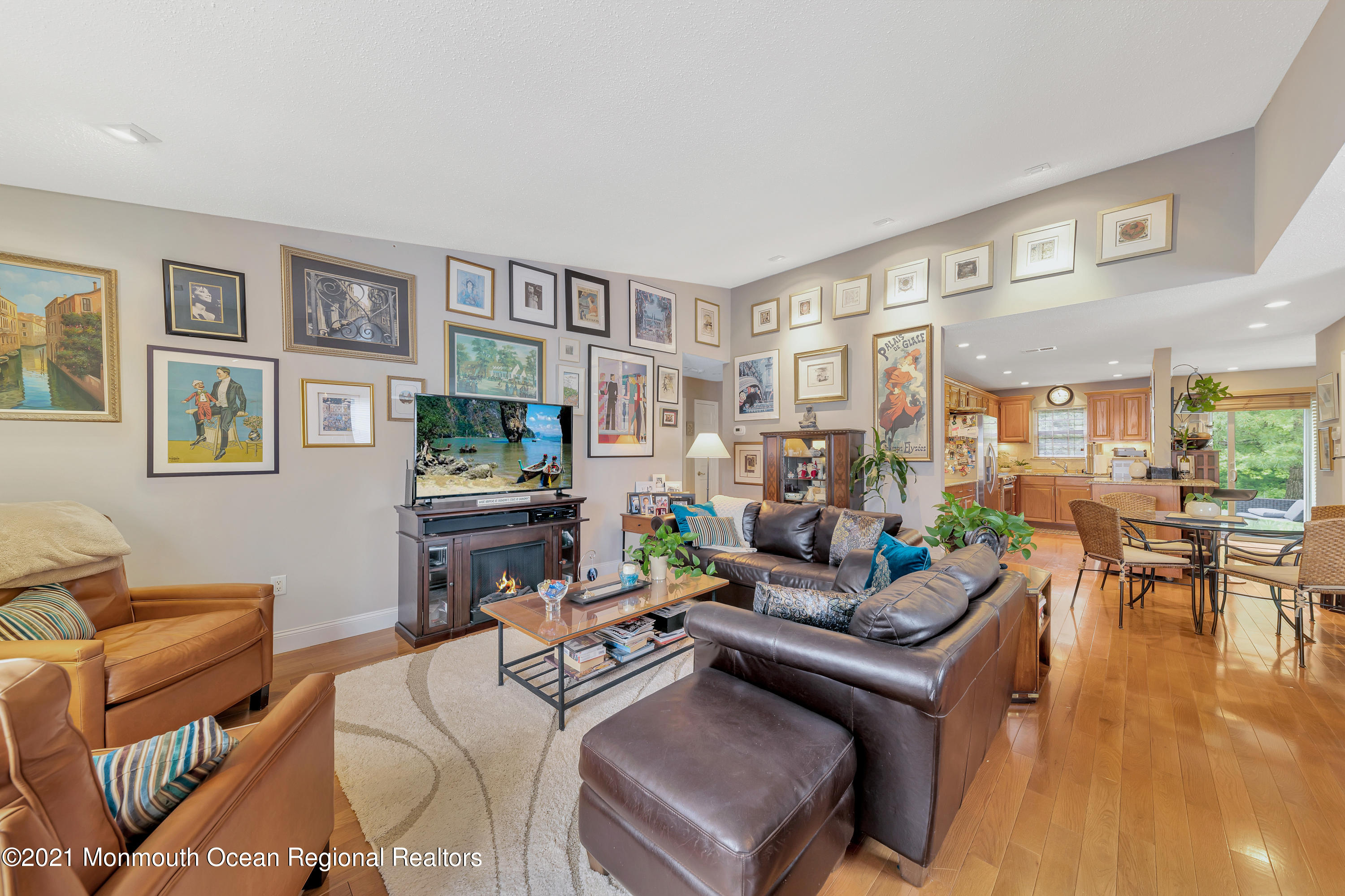 24 Ivy Ridge Close, Unit 1000 Freehold, NJ 07728 - Photo 14 of 34 24IvyRidgeClose-11