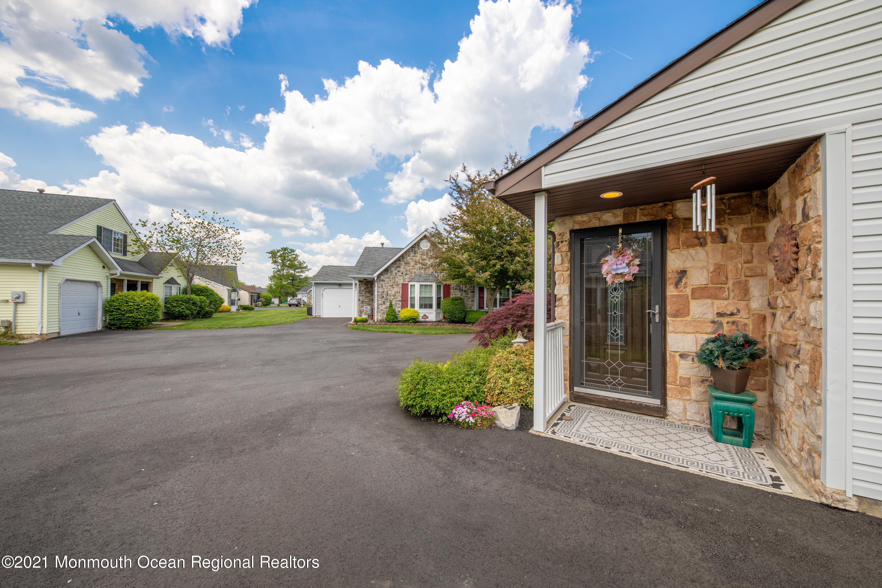 24 Ivy Ridge Close, Unit 1000 Freehold, NJ 07728 - Photo 3 of 34 24IvyRidgeClose-2