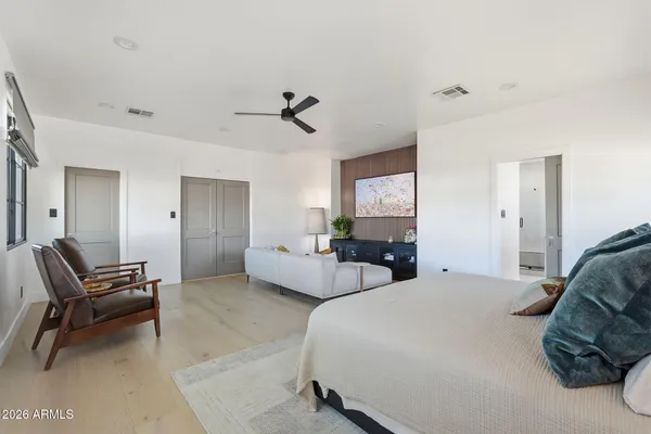 $1,825,000 | 3901 East Weldon Avenue, Phoenix, AZ 85018