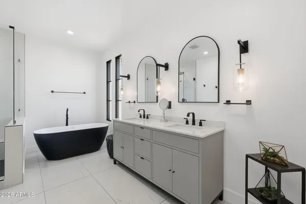 $1,825,000 | 3901 East Weldon Avenue, Phoenix, AZ 85018