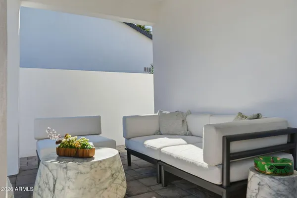 $1,825,000 | 3901 East Weldon Avenue, Phoenix, AZ 85018