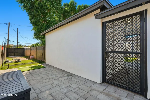 $1,825,000 | 3901 East Weldon Avenue, Phoenix, AZ 85018