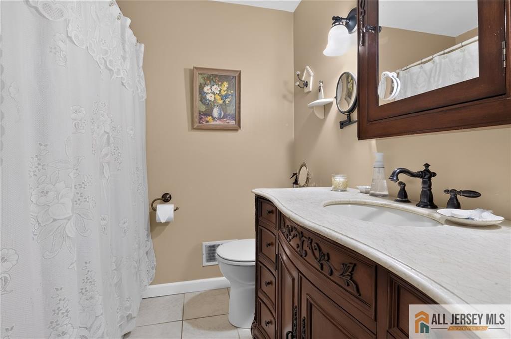 112 Tunison Road New Brunswick, NJ 08901 - Photo 51 of 55 Gallery Image 51