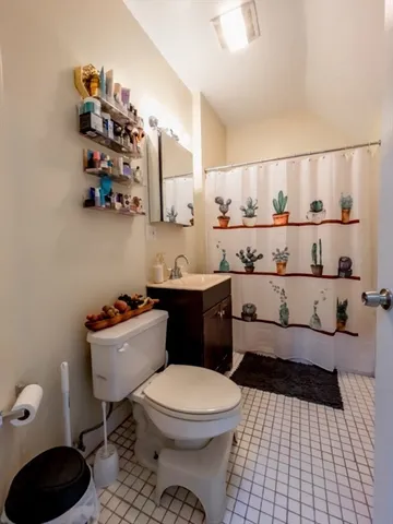 $2,600 | 153 Amory Street, Unit 3, Boston, MA 02119