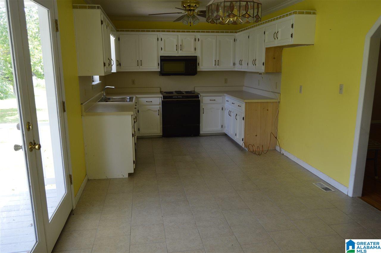 843 Mountain View Road Cordova, AL 35550 - Photo 13 of 37