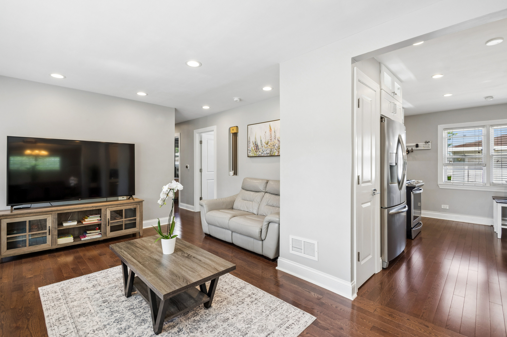 8834 Shermer Road Morton Grove, IL 60053 - Photo 7 of 31
