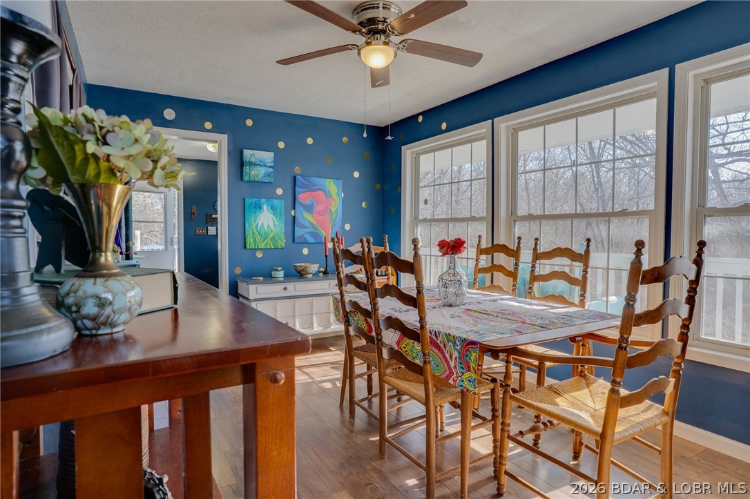 219 Indian Park Road Sunrise Beach, MO 65079 - Photo 4 of 38 Dining room