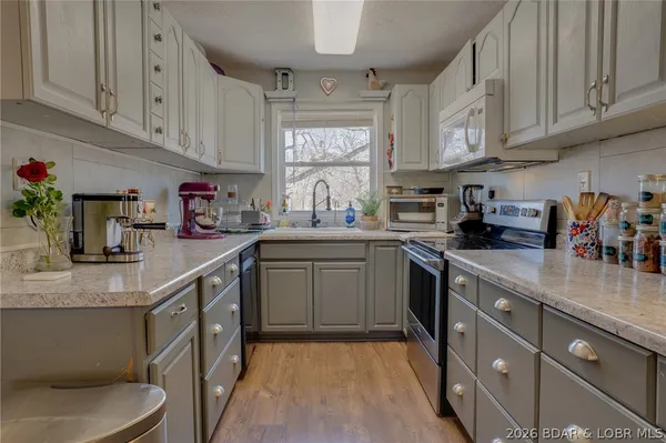 $359,900 | 219 Indian Park Road, Sunrise Beach, MO 65079