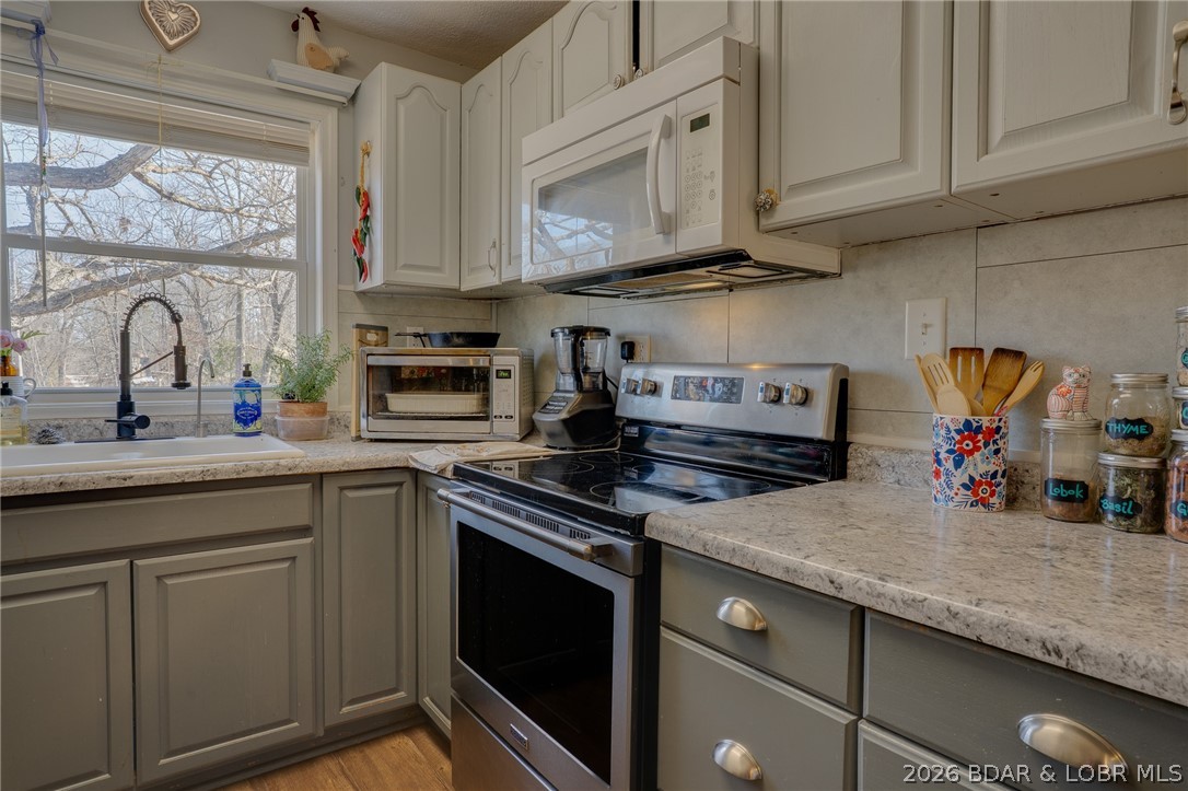219 Indian Park Road Sunrise Beach, MO 65079 - Photo 9 of 38 kitchen