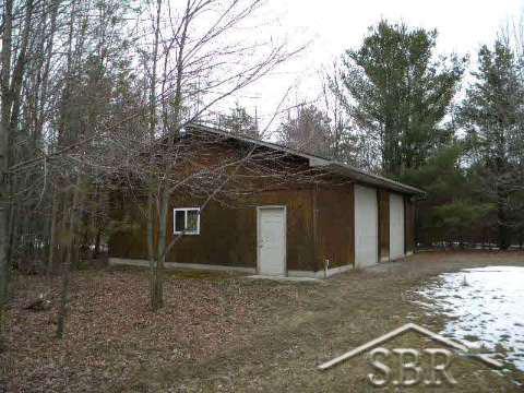 9933 North Gleaner Road Freeland, MI 48623 - Photo 7 of 25 20091296-6.JPG