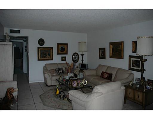 1020 Exeter, Unit 1020 Boca Raton, FL 33434 - Photo 2 of 8 Additional Photo