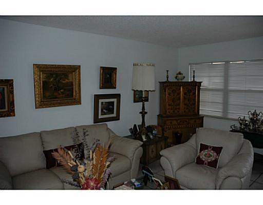 1020 Exeter, Unit 1020 Boca Raton, FL 33434 - Photo 4 of 8 Additional Photo