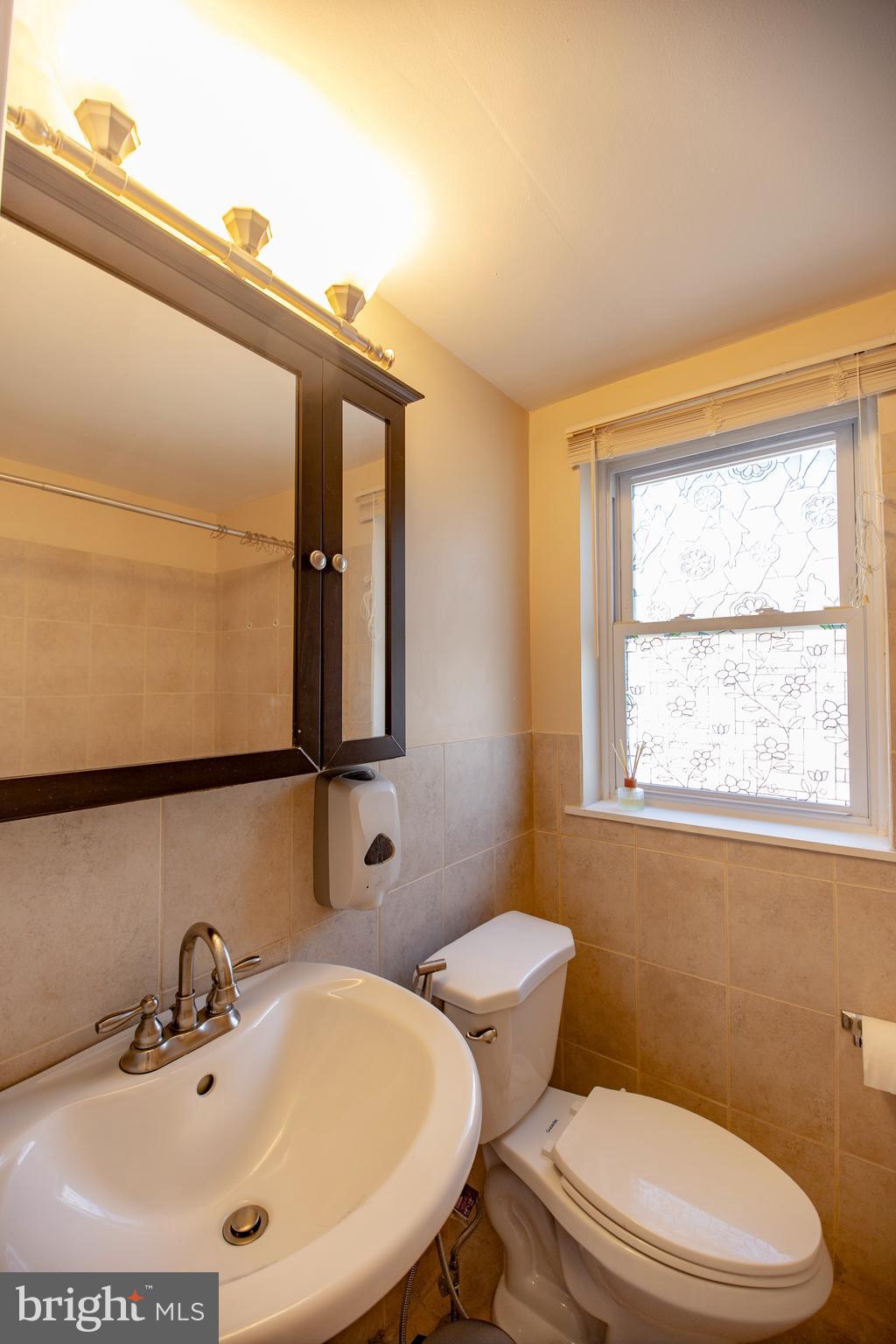 7534 Sherwood Road Philadelphia, PA 19151 - Photo 16 of 17 Gallery Image 16