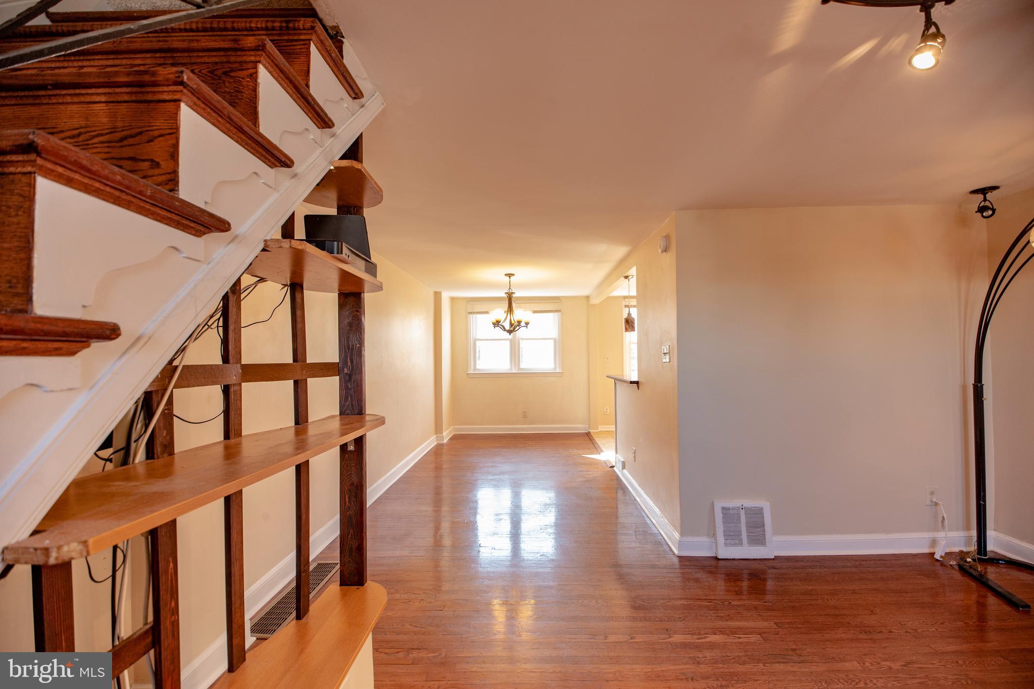 7534 Sherwood Road Philadelphia, PA 19151 - Photo 4 of 17 Gallery Image 4