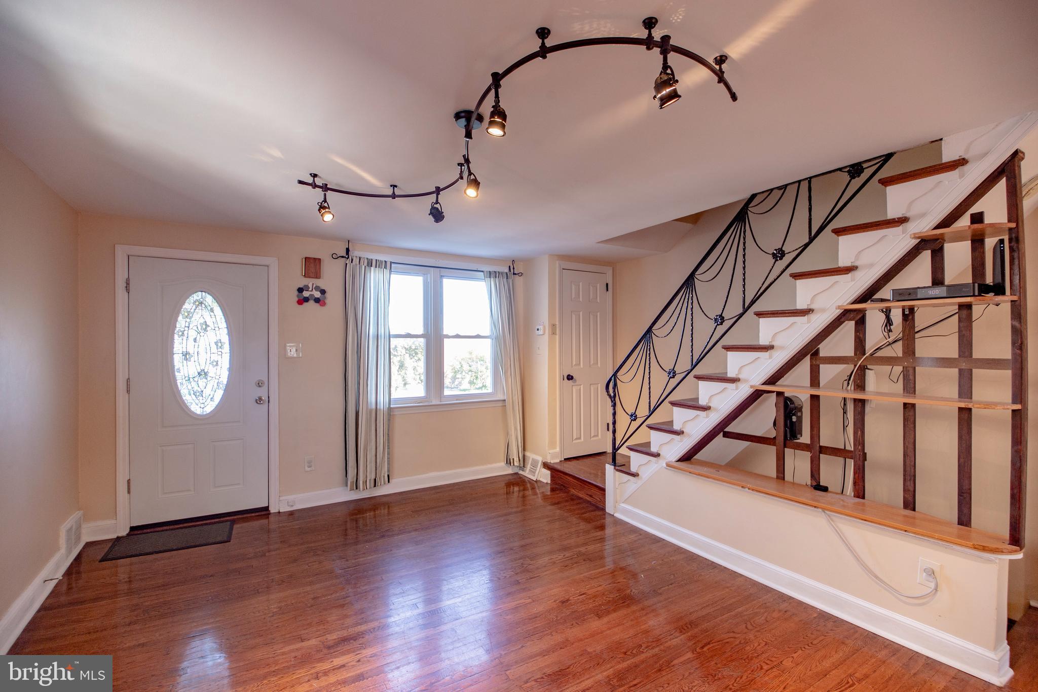 7534 Sherwood Road Philadelphia, PA 19151 - Photo 9 of 17 Gallery Image 9