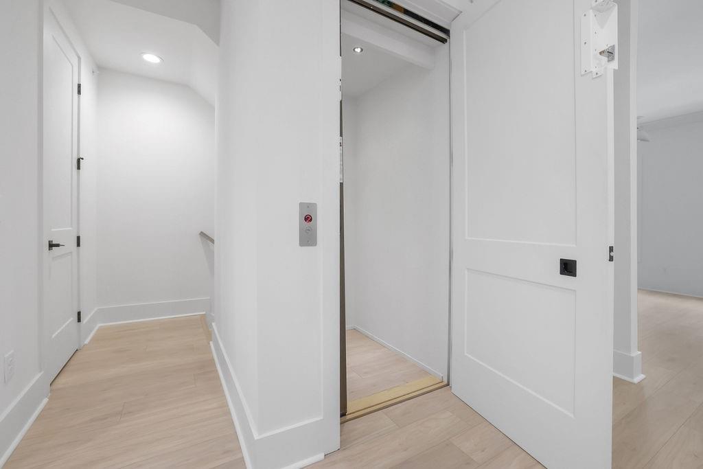 332 Sugarview Road, Unit 16 Sugar Hill, GA 30518 - Photo 11 of 31 a view of hallway with shower