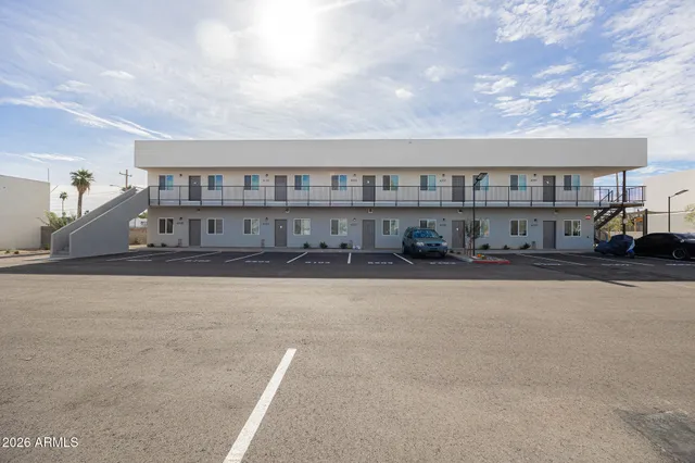 $1,295 | 2121 West Adams Street, Unit B105, Phoenix, AZ 85009