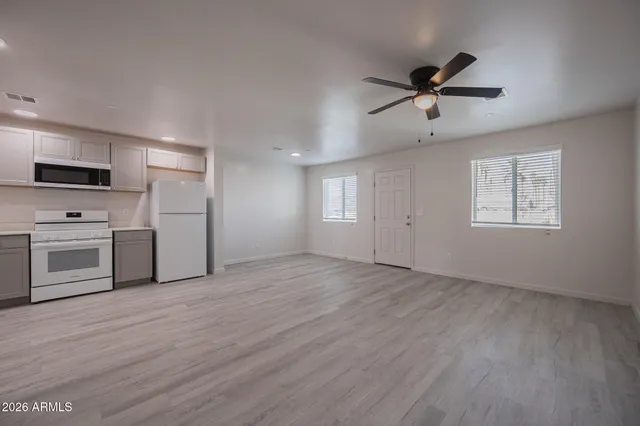 $1,295 | 2121 West Adams Street, Unit B105, Phoenix, AZ 85009