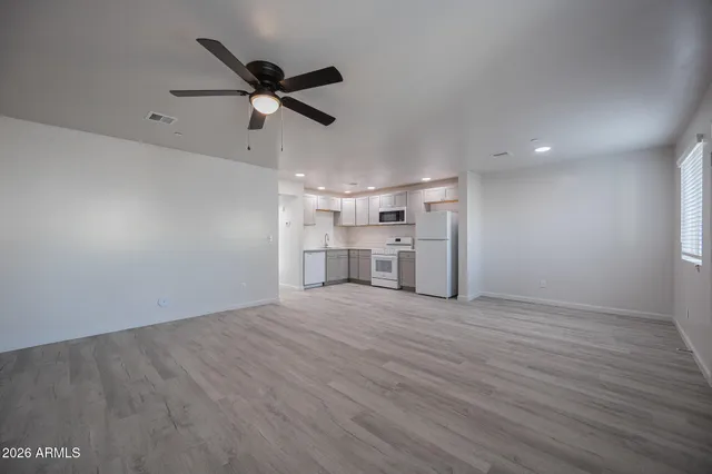 $1,295 | 2121 West Adams Street, Unit B105, Phoenix, AZ 85009