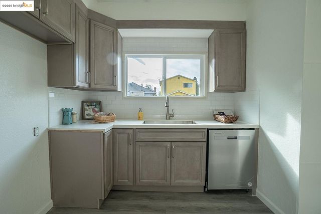 $675,000 | 2709 California Street, Berkeley, CA 94703