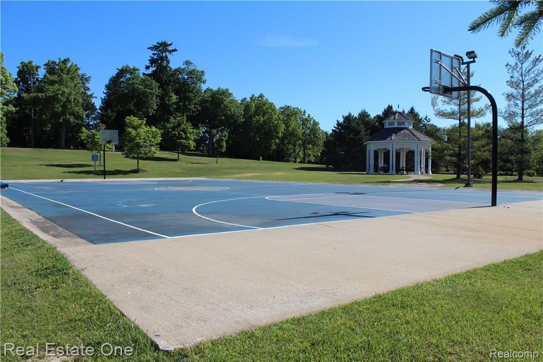 3512 Tremonte Cir Circle South, Unit 293 Rochester, MI 48306 - Photo 28 of 28 Basketball court
