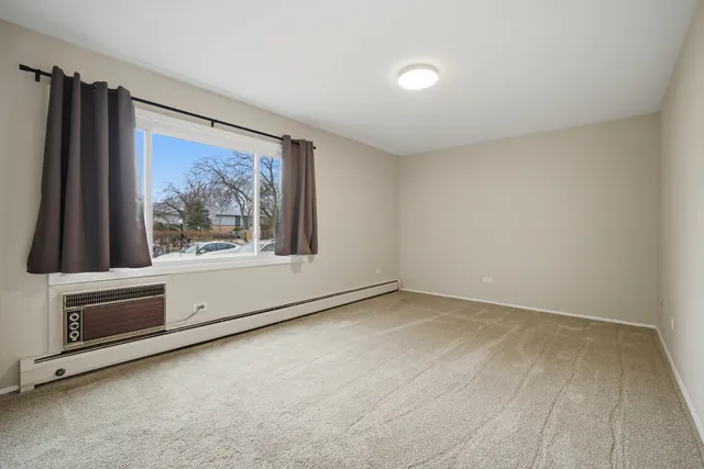 $219,000 | 936 East Old Willow Road, Unit 104, Prospect Heights, IL 60070