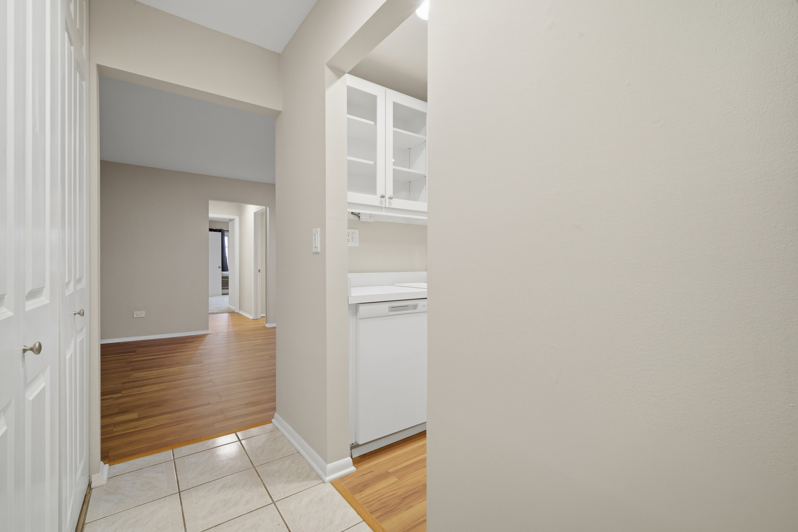 936 East Old Willow Road, Unit 104 Prospect Heights, IL 60070 - Photo 2 of 21