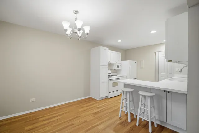 $219,000 | 936 East Old Willow Road, Unit 104, Prospect Heights, IL 60070