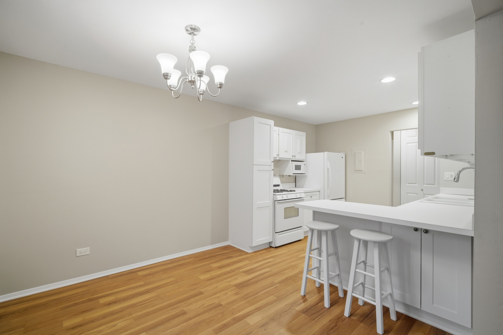 936 East Old Willow Road, Unit 104 Prospect Heights, IL 60070 - Photo 8 of 21