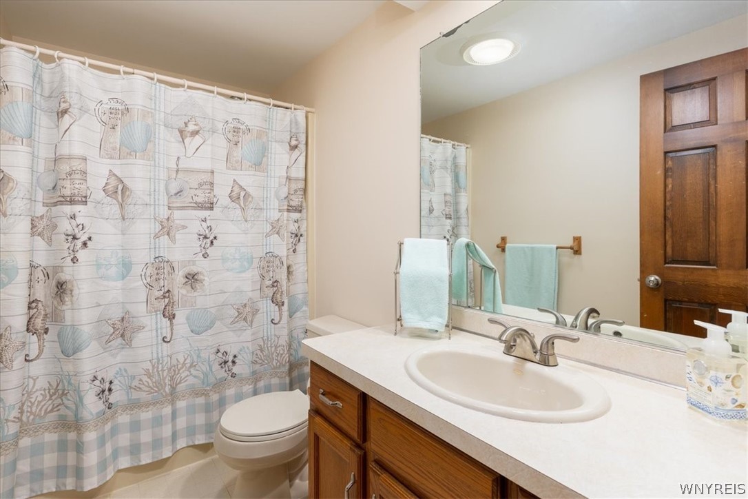 4990 Murphy Road Orchard Park, NY 14127 - Photo 20 of 33 Full Bathroom