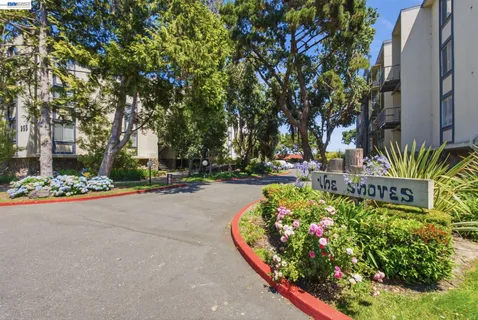 $385,000 | 955 Shorepoint Court, Unit 100, Alameda, CA 94501