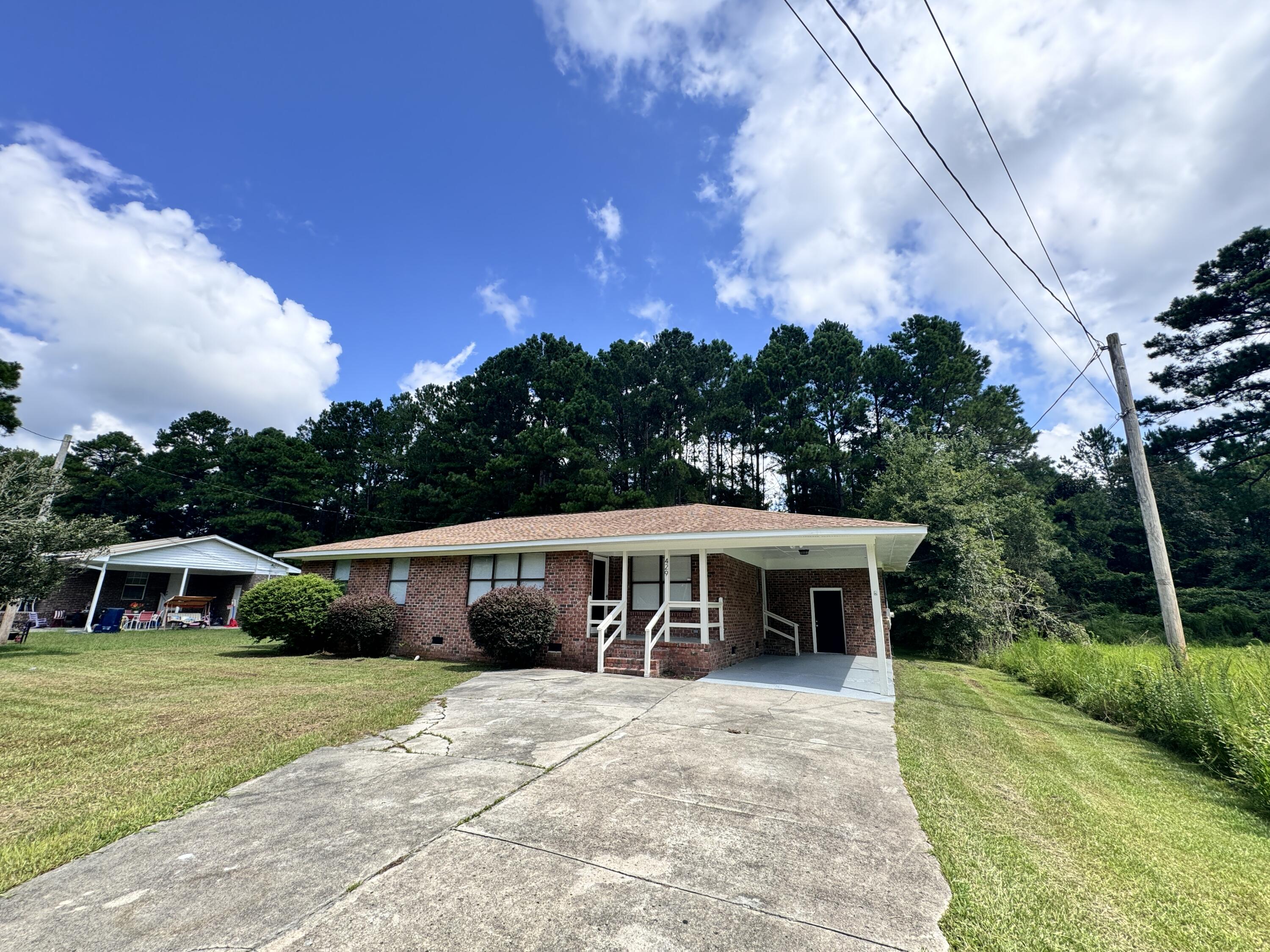 429 Red Comet Road Walterboro, SC 29488 - Photo 2 of 27 429 Red Comet Road