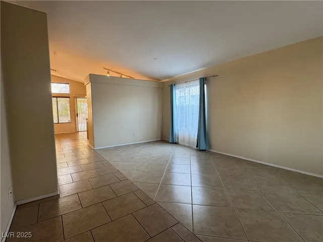 $1,975 | 2455 Avenida Sol, Henderson, NV 89074